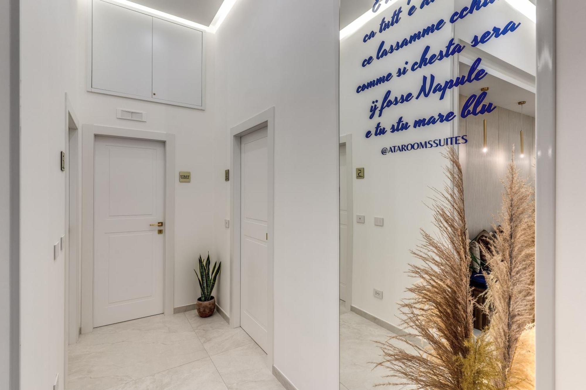 Atarooms Suites Napoli エクステリア 写真